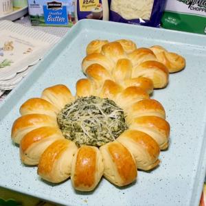 Easter Bunny Spinach Dip - Urban Meadow®